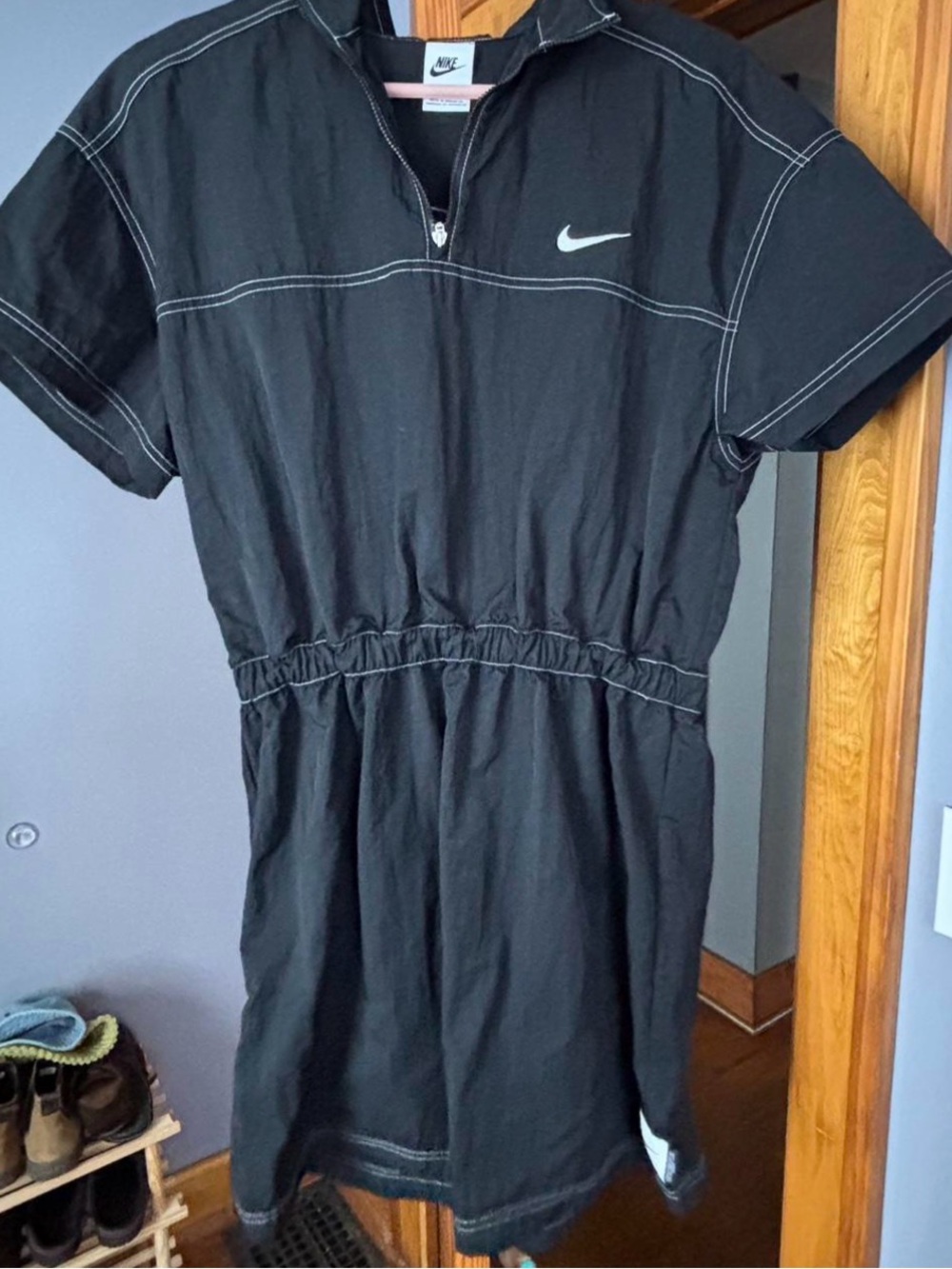 Nike Black Short-Sleeve Mini Dress with Zip - Picture 5 of 7
